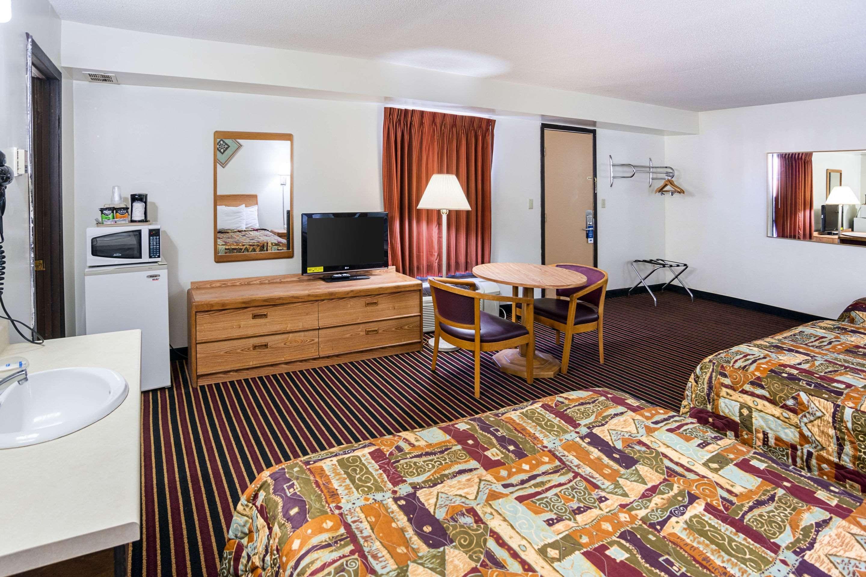 Rodeway Inn & Suites Austin Exterior foto